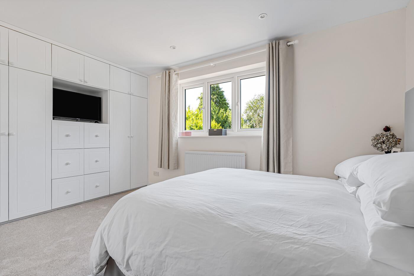 Cherry Tree Close, Stoke Row, Henley-On-Thames